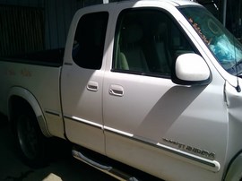 2002 TOYOTA TUNDRA, WHITE, LIMITED MODEL, EXTD CAB, AT, 2WD.  Z26361